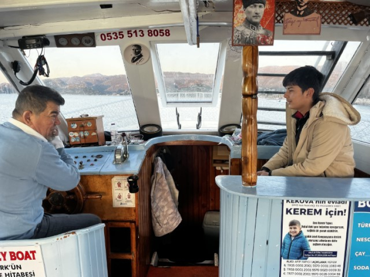 Kaleköy’de eğitime umut yolculuğu: 8 yıldır denizden okula gidiyor!-Bursa Hayat Gazetesi-6