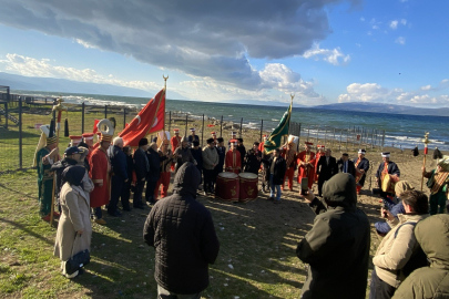 İznik'te Noel Baba Barış Konseyi açılışı mehter marşlarıyla yapıldı
