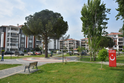 Edremit’te yeşil seferberlik! 2 yeni park hizmete girdi