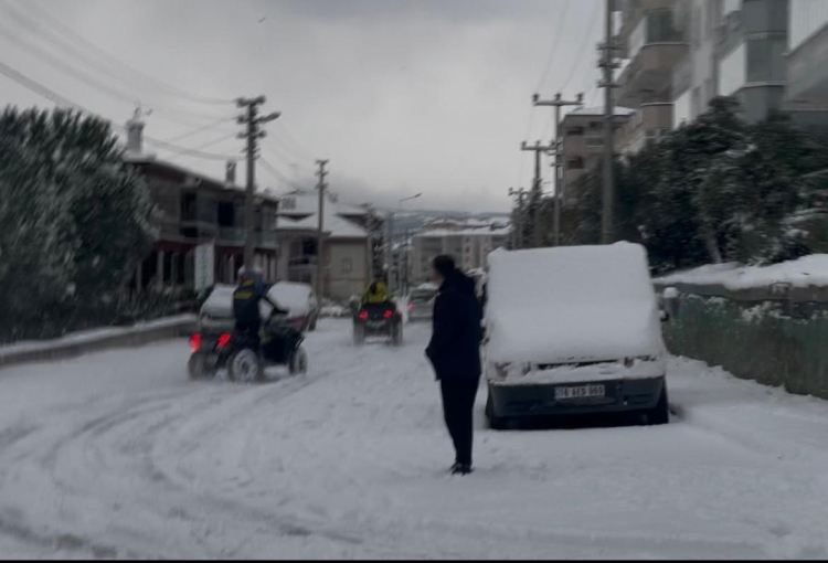 Yeni yılın ilk karı Bursa’ya düştü: Ana Arterler beyaza büründü-Bursa Hayat Gazetesi-3