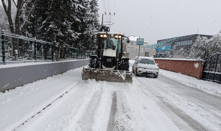 Nilüfer’de kar ve buzlanmaya karşı ekipler seferber oldu - Bursa Hayat Gazetesi-3