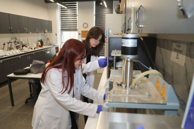 BTÜ öğrencilerinden kritik havacılık projesi - Bursa Hayat Gazetesi