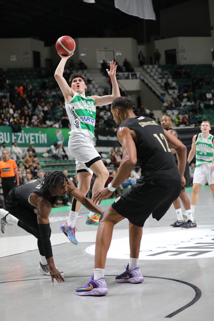 Bursaspor Basketbol’dan taraftarını üzen sonuç! Farklı mağlubiyet 77-105-Bursa Hayat-2
