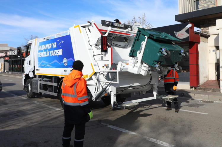 Mudanya’da temizlik filosuna güçlü takviye: 8 yeni araç hizmete alındı - Bursa Hayat Gazetesi-3