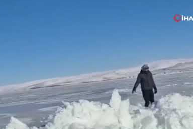 Çıldır Gölü tamamen dondu! Eksi 30 dereceyle atlı kızak keyfine hazır