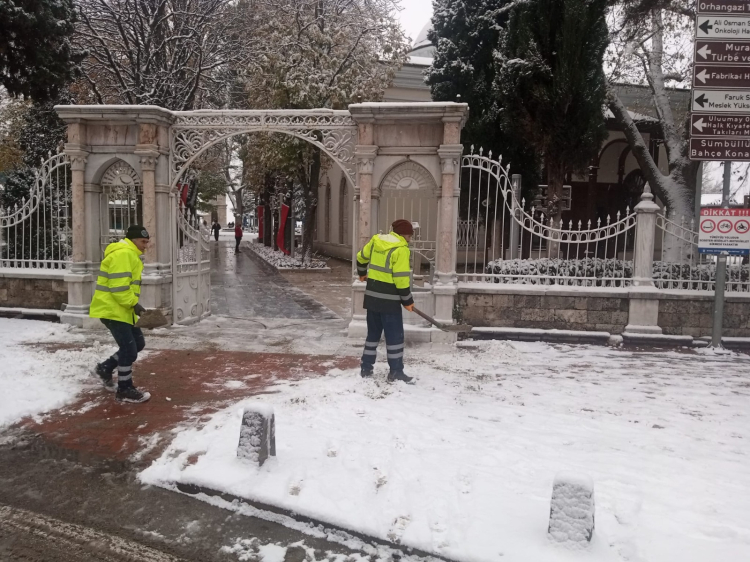 Bursa’da kışa geçit yok: Büyükşehir gece gündüz sahada!-Bursa Hayat-4