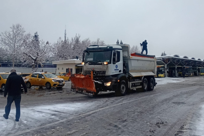 Bursa’da kışa geçit yok: Büyükşehir gece gündüz sahada!
