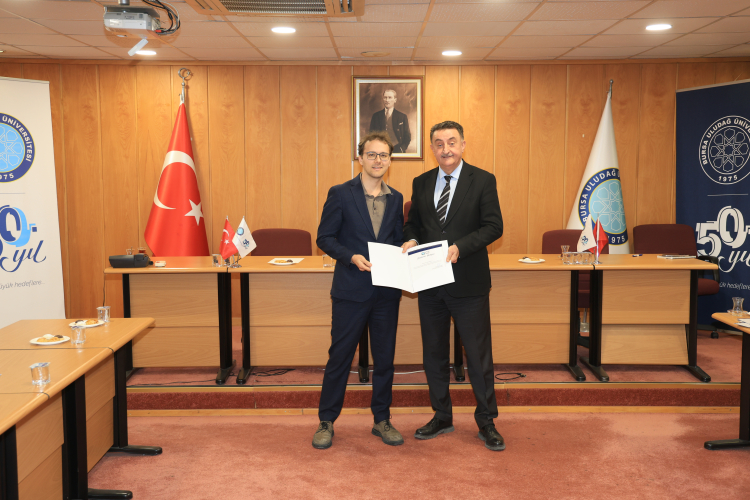 Bilimde zirveye koşuyor! BUÜ Akademisyenleri takdir topladı-Bursa Hayat-3