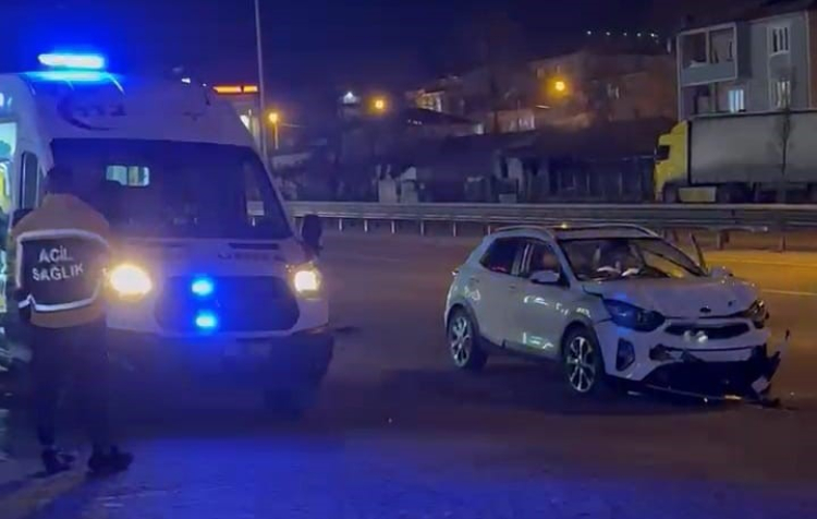 Bursa İnegöl'de iki araç kazaya karıştı! Yaralılar var -Bursa Hayat-2