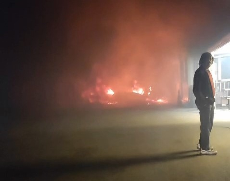 Bursa Mudanya’da korkutan yangın! Kısa sürede durakları sardı -Bursa Hayat-3