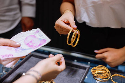 Kuyumculardan nakit para ile altın alma devri bitiyor