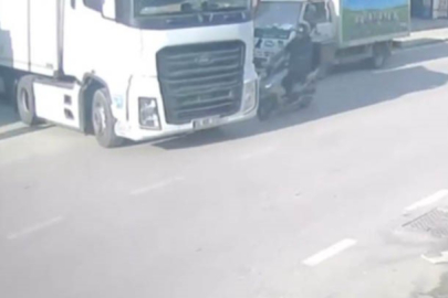 Bursa’da feci kaza: Motokurye tırla çarpıştı, yaralı hastaneye kaldırıldı!