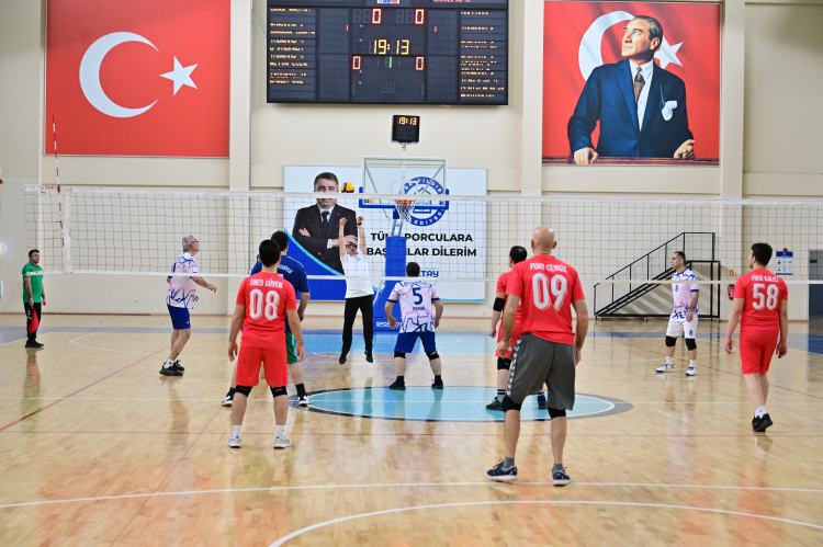 Yıldırım’da nefes kesen turnuvada kupayı Zabıta Müdürlüğü kaldırdı - Bursa Hayat Gazetesi-3