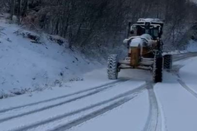 Bursa Büyükşehir’den karla mücadele: 16 mahalle yolu açıldı