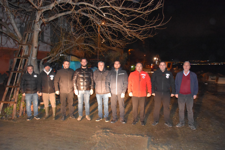 Kuvvetli yağış ve fırtına Gemlik sahillerini etkiledi -Bursa Hayat-2