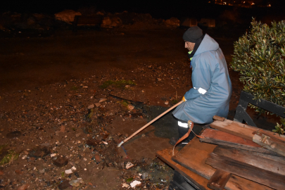 Kuvvetli yağış ve fırtına Gemlik sahillerini etkiledi