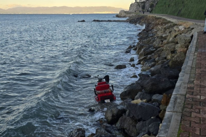 Mudanya’da korkutan kaza: Üç tekerlekli motosiklet denize uçtu