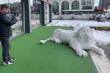 Sivas’ta kardan adam yerine kardan aslan