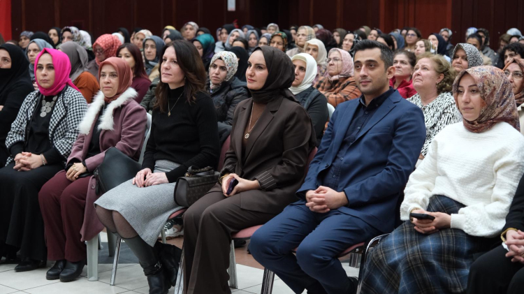 Yıldırım’da kadınların el emeği dijital pazara taşınıyor - Bursa Hayat Gazetesi-2