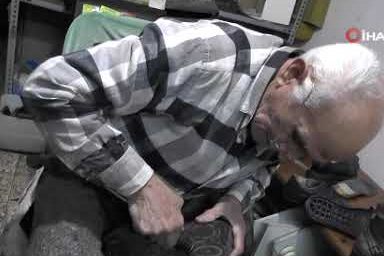 60 yıllık ayakkabı ustası teknolojiye karşı direniyor!