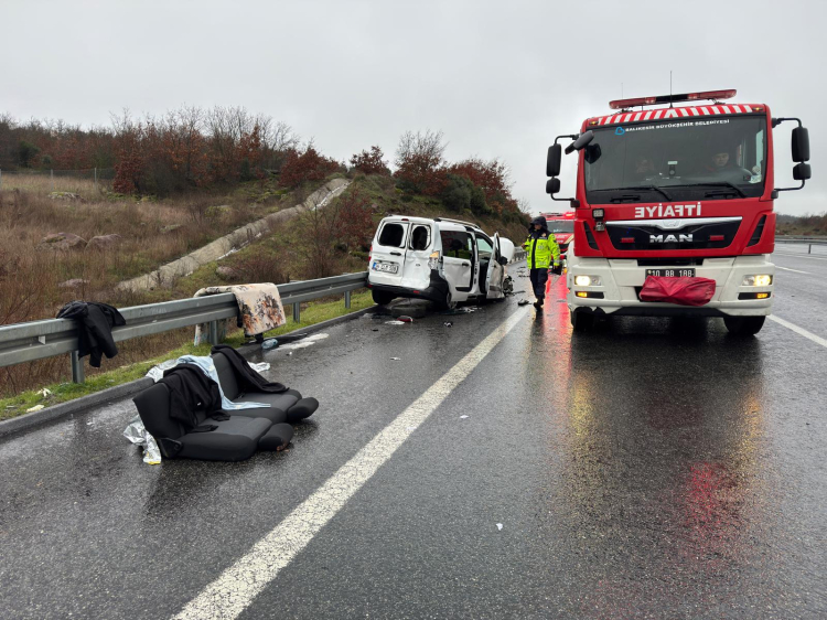 İstanbul-İzmir Otoyolu’nda 12 araç karıştı: Can kaybı ve yaralılar var!-Bursa Hayat-3
