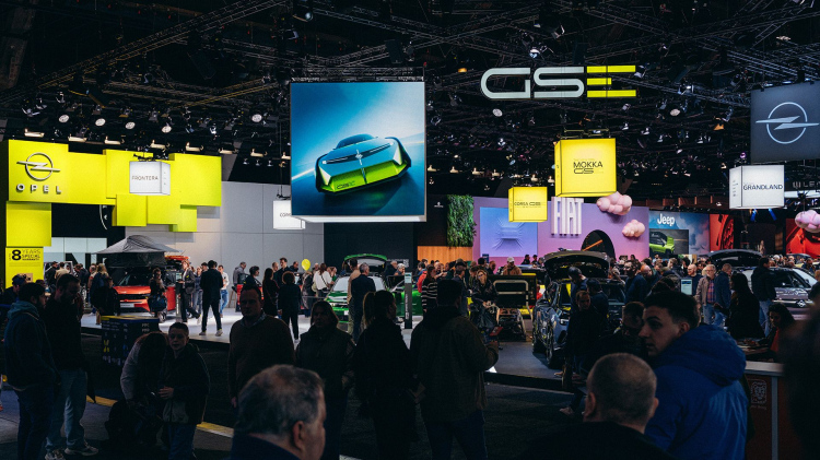 Yeni Opel Astra Brüksel’de sahneye çıktı: Yenilikçi modelleriyle göz doldurdu!-Bursa Hayat-3