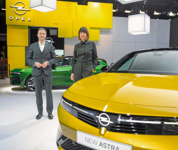 Yeni Opel Astra Brüksel’de sahneye çıktı: Yenilikçi modelleriyle göz doldurdu!-Bursa Hayat-2