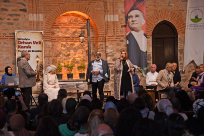 Osmangazi'de Orhan Veli rüzgarı: Şiirler tiyatro sahnesinde hayat buldu