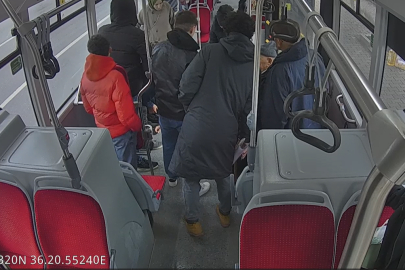 Otobüs şoförünün hızlı kararı hayat kurtardı! Yolcuyu hastaneye yetiştirdi