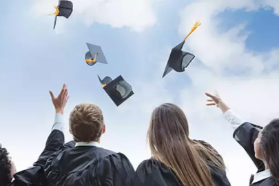 Üniversite eğitiminde büyük değişim: Yaz tatili 1 aya iniyor!