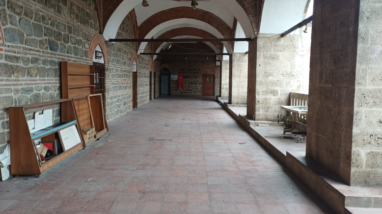 Bursa'nın kalbindeki gizli hazine: Pirinç Han için acil çağrı!-Bursa Hayat Gazetesi-3