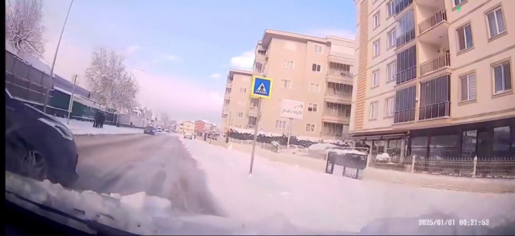 Bursa’daki kaza anları araç kameralarına yansıdı!-Bursa Hayat Gazetesi-2
