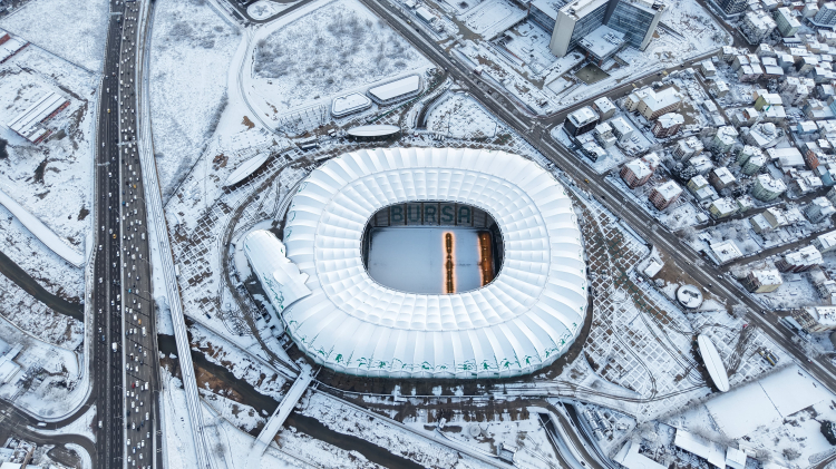 Timsah Arena’da kar şöleni: Havadan görüntülendi!-Bursa Hayat Gazetesi-3