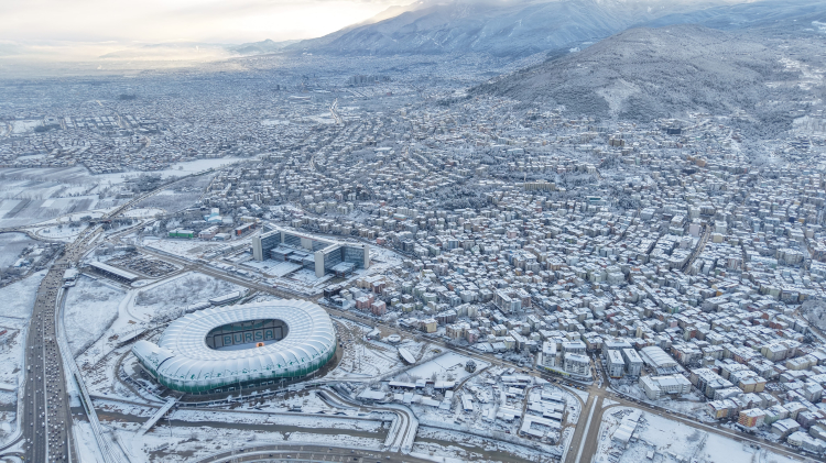 Timsah Arena’da kar şöleni: Havadan görüntülendi!-Bursa Hayat Gazetesi-2