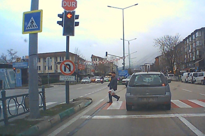 Bursa’da kuralsızlık pahalıya mal oluyordu! Tehlikeli anlar kamerada