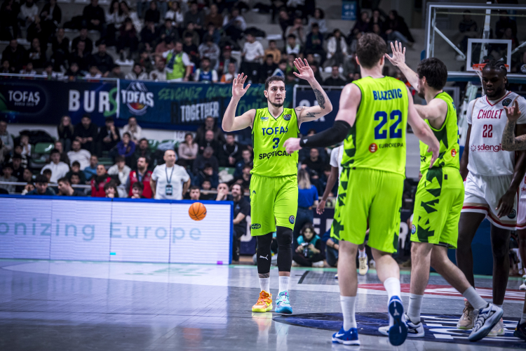 TOFAŞ, nefes kesen maçta Cholet’i geçti, son 16’ya yükseldi!-Bursa Hayat-2