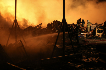 Bursa Samanlı’da büyük yangın: Fabrika alev alev yanıyor!