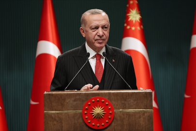 Cumhurbaşkanı’ndan kandil kutlaması: “Gecemiz mübarek olsun”