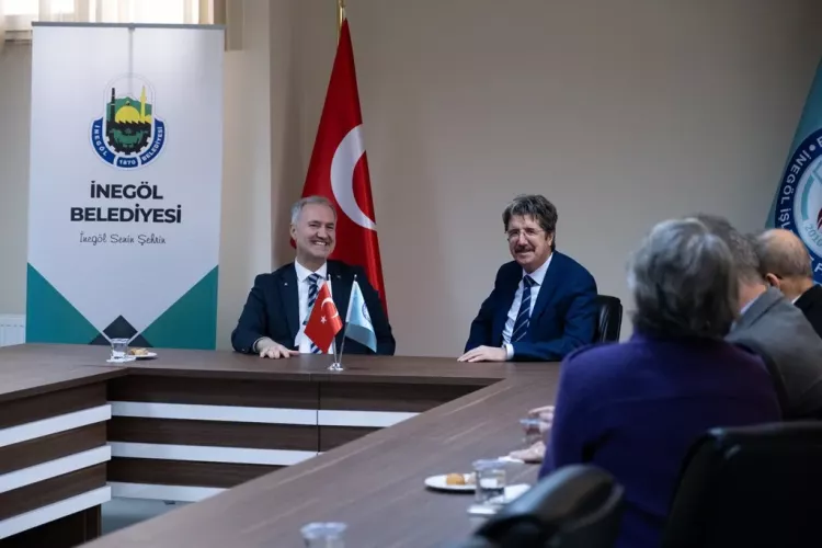 İnegöl'de imzalar atıldı Modern üniversite dönemi başlıyor - Bursa Hayat Gazetesi-2