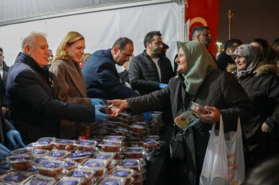 Manevi geceye tatlı dokunuş: Bursa’da Miraç Kandili dualarla kutlandı!