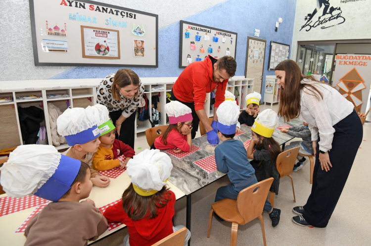 Osmangazi kreşlerinde minik eller fırıncılığı yakından tanıdı - Bursa Hayat Gazetesi-2