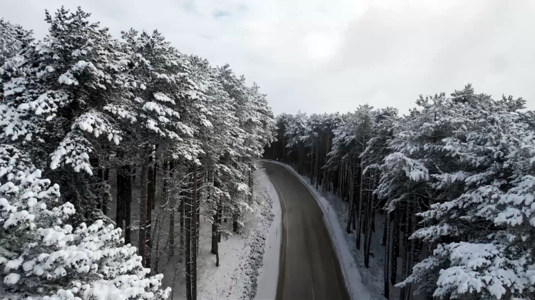 Beyaz gelinliğini giyen Uludağ yollarında büyüleyici manzara!-Bursa Hayat Gazetesi-3