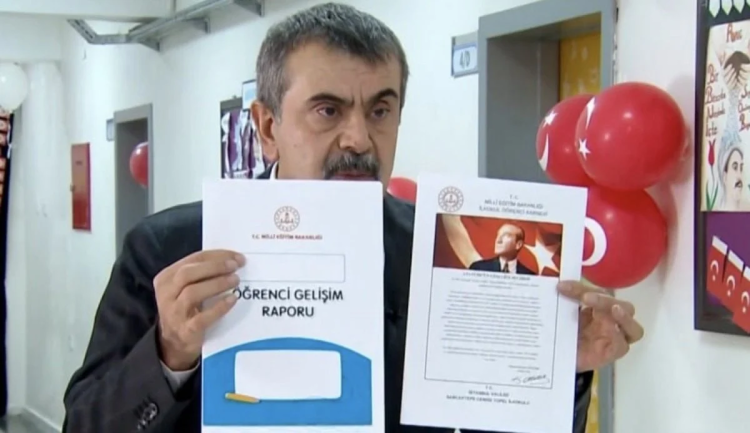 'Atatürk fotoğrafı' tartışmasına son nokta: Bakan Tekin belgelerle kanıtladı!-Bursa Hayat Gazetesi-2
