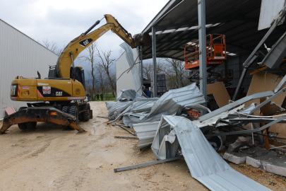 Nilüfer Belediyesi Ürünlü ve Yaylacık’ta 3 kaçak yapıyı yıktı