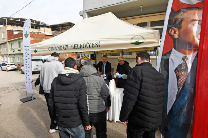 Osmangazi Belediyesi’nden cuma çıkışı sıcak çorba ikramı