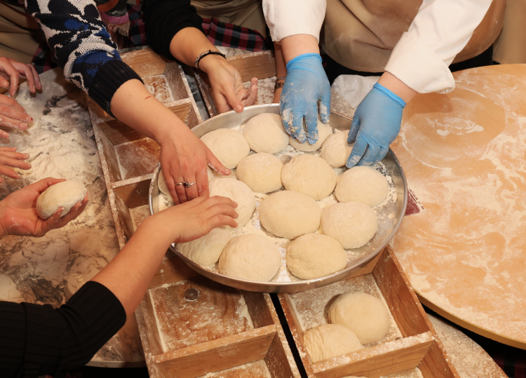 Osmangazi’de kadınlar Somuncu Baba’nın 500 yıllık ekmeğini yaptı - Bursa Hayat Gazetesi-2