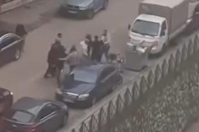 Bursa’da sokak kavgası trafiği kilitledi!