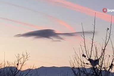 Bir bulut onlarca silüet