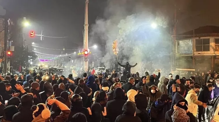 İran’da kaos büyüyor: 3 bin gözaltı, ölü sayısı 3 bin 90’a ulaştı!-Bursa Hayat-2