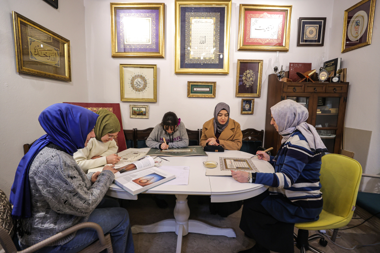 Bursa’da kadim sanatı yaşatıyor! Meliha Kantarcı’nın tezhip serüveni-Bursa Hayat-2